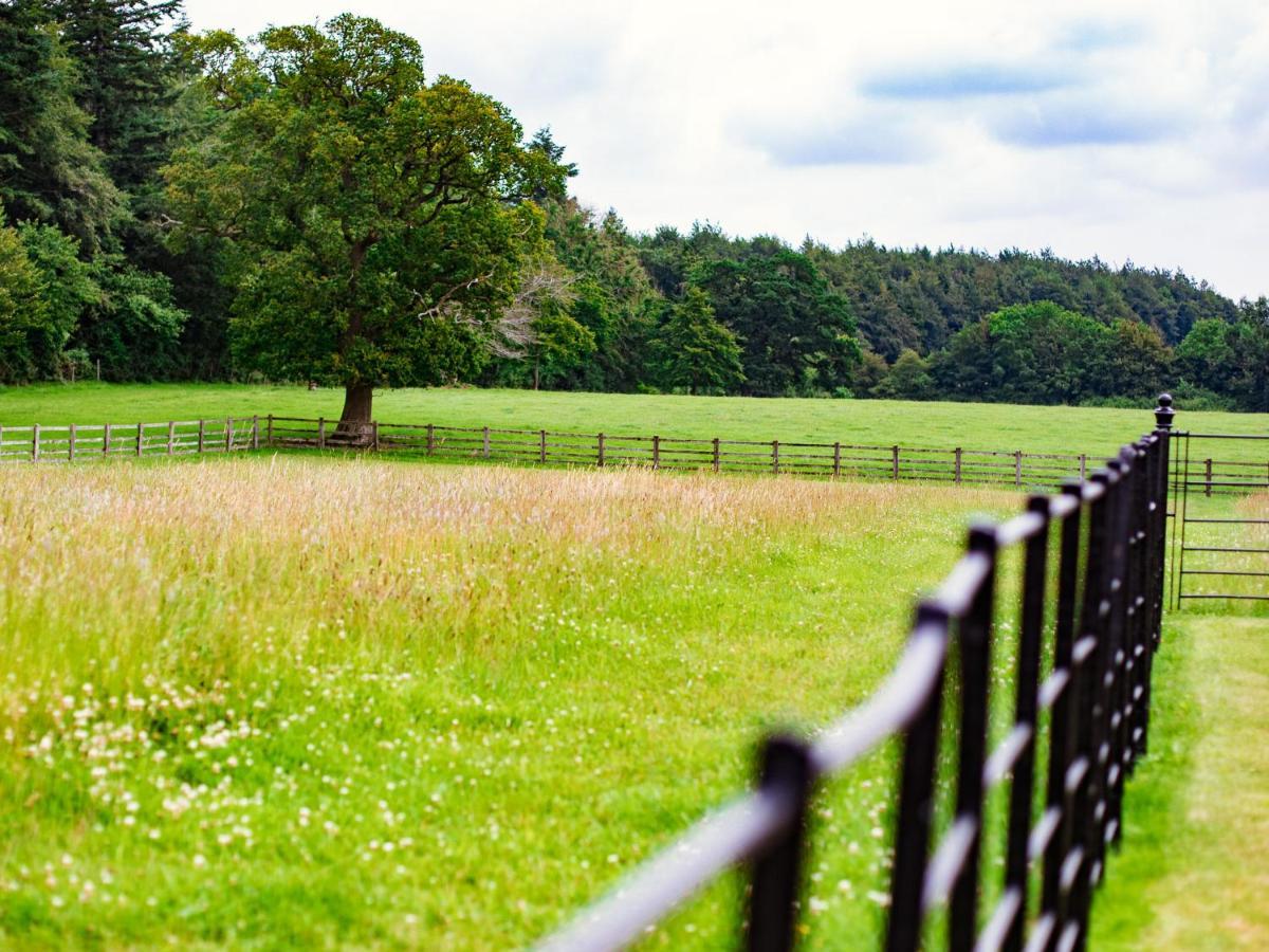 Hayloft At Newbarn Farm Villa Chipping Norton Esterno foto