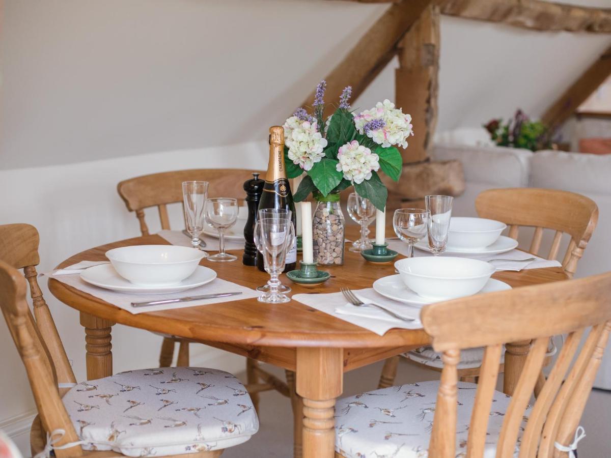 Hayloft At Newbarn Farm Villa Chipping Norton Esterno foto
