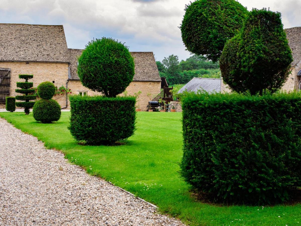 Hayloft At Newbarn Farm Villa Chipping Norton Esterno foto